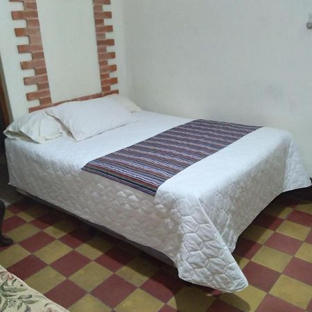 Hotel Acatenango Inn Antigua Bagian luar foto
