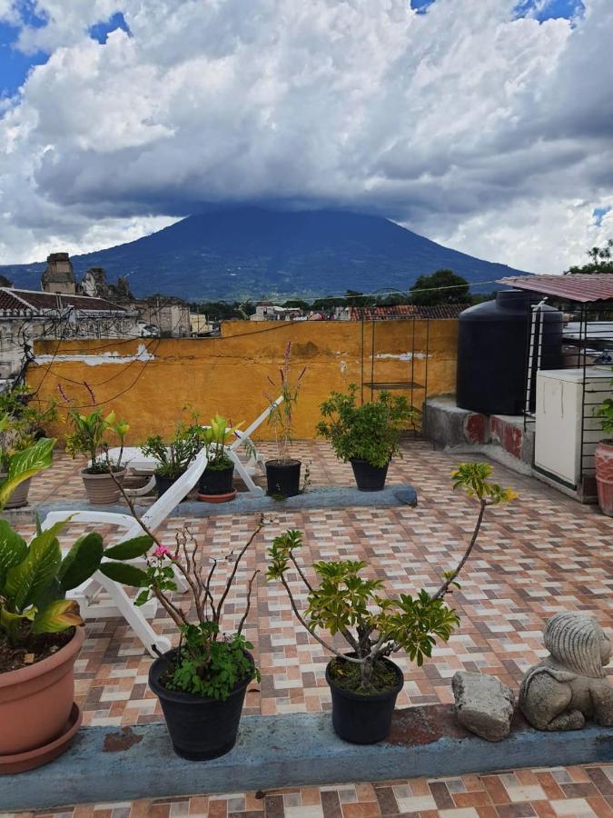 Hotel Acatenango Inn Antigua Bagian luar foto
