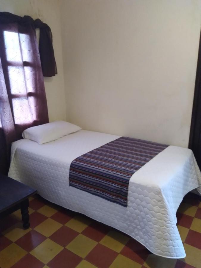 Hotel Acatenango Inn Antigua Bagian luar foto