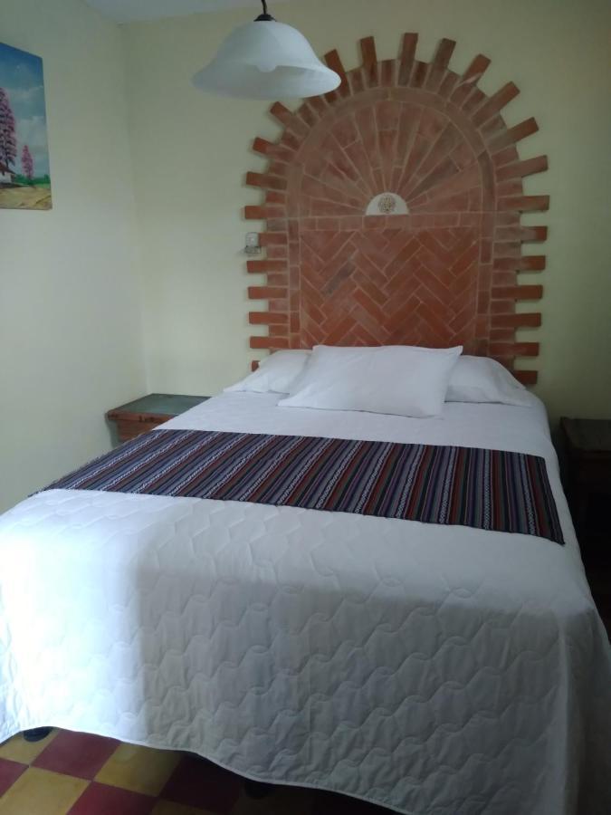 Hotel Acatenango Inn Antigua Bagian luar foto