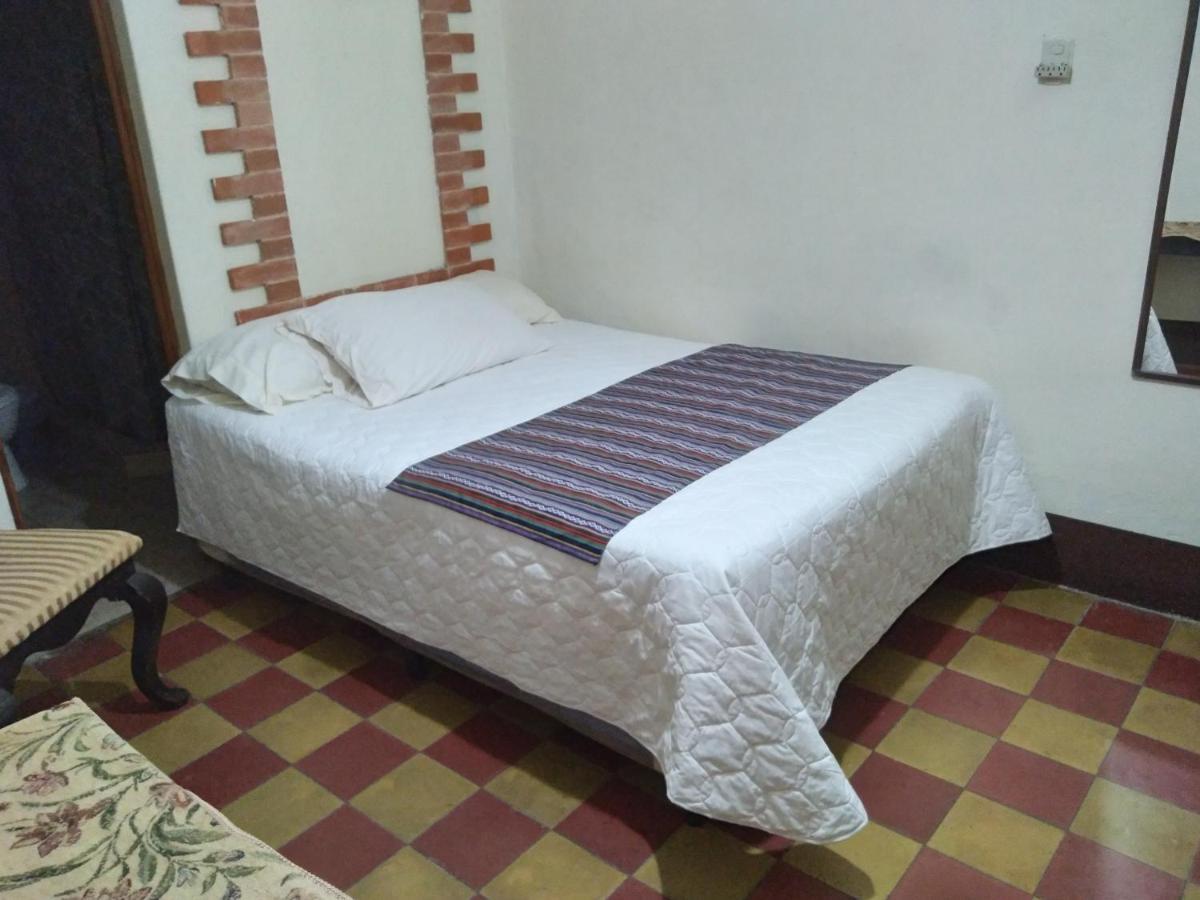 Hotel Acatenango Inn Antigua Bagian luar foto