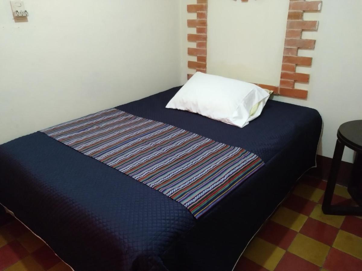 Hotel Acatenango Inn Antigua Bagian luar foto