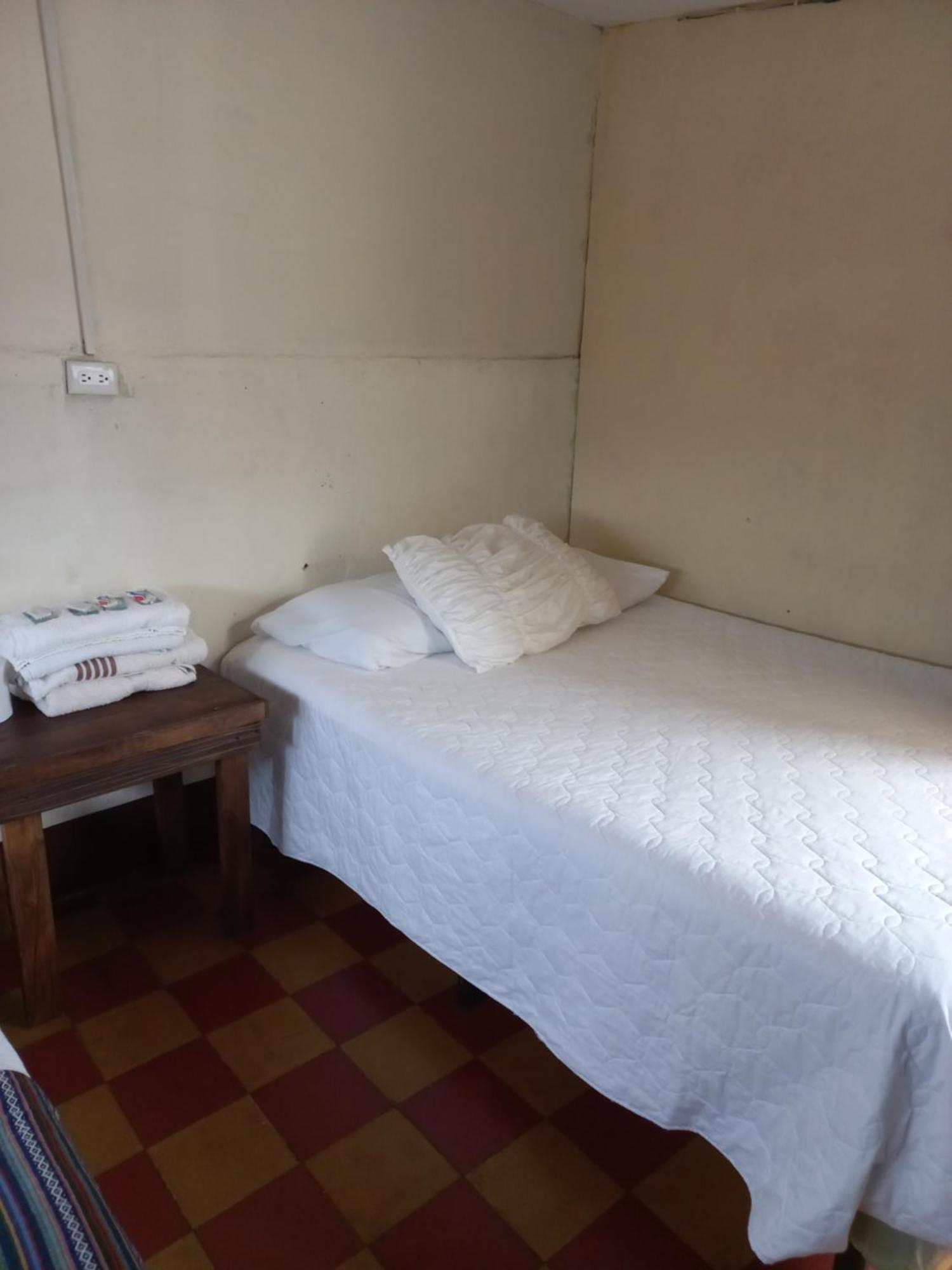 Hotel Acatenango Inn Antigua Bagian luar foto